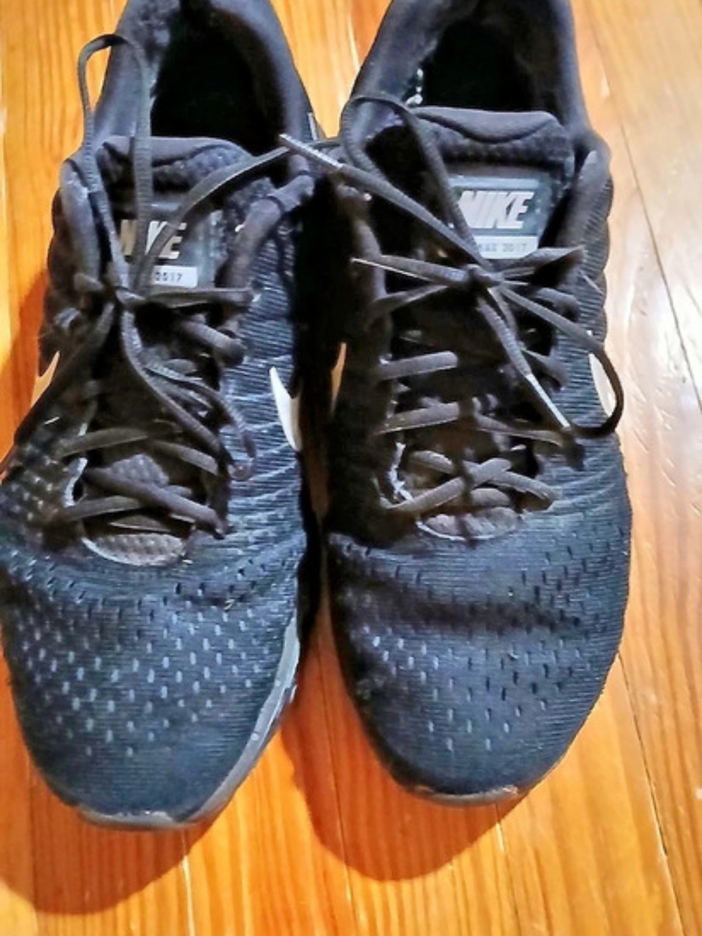 Nike Air Max 2017 Black & White Athletic Shoes